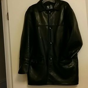 Men's Box Cut Blk Leather Button down jacket.